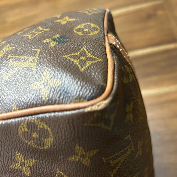 SOLD****Authentic Vintage Louis Vuitton Monogram Speedy 25 - Picture 6 of 16